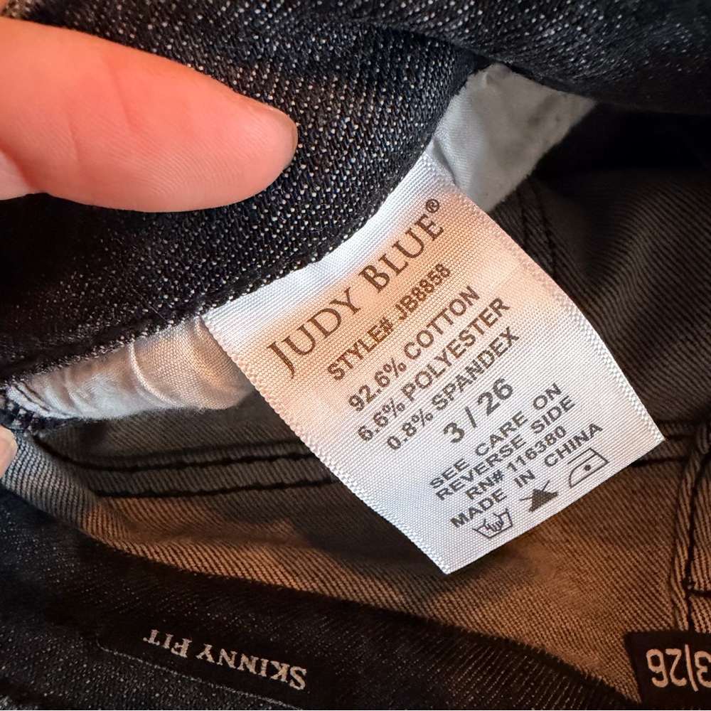Judy Blue Skinny Fit Faded Black Jeans - Picture 5 of 6